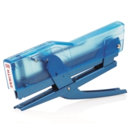 Pince agrafeuse 590 "Met" 6/4-6/6 coloris bleu translucide