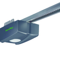 Porte de garage basculante débordante Europro 123 avec rails acier nervures verticales et barre d'écartement blanc RAL 9016 - Gedimat - TUBAUTO