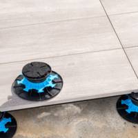 Plot Essentiel réglable pour dalle terrasse - Gedimat