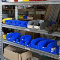 Bac à bec EUROPEAN fimé 1L bleu + barre murale plastique - Gedimat