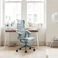 Fauteuil COSM haut dossier glacier Herman MILLER avec accoudoirs Leaf (feuille)