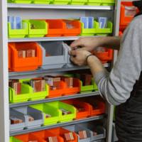 Bac à bec EUROPEAN fimé 1L bleu + barre murale plastique - Gedimat