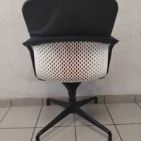 Fauteuil KEYN noir 4 pieds reconditionné - Herman MILLER