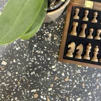 Plateau de table rond Terrazzo Black & laiton - RestooTab