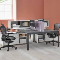 Fauteuil Aeron graphite Herman MILLER avec accoudoirs multi-positions