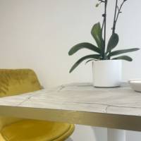 Plateau de table 70x70cm Marbre Venato & laiton - RestooTab