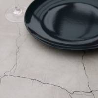 Table pied noir 120x70cm lune blanche - intérieur - RestooTab