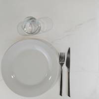 Table pied Doré Ø120cm marbre paros chants laiton - intérieur - RestooTab