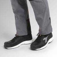 Chaussure basse FLY LITEBASE MATRYX LOW S3 noir/blanc - Gedimat - DIADORA