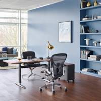 Fauteuil Aeron graphite/alu poli Herman MILLER avec accoudoirs multi-positions