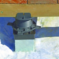 Plot réglable Elevo pour pieu métallique ou d'ancrage - Gedimat