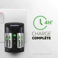 Chargeur universel Pro-charger avec 4 piles AA 2000mAh inclus