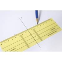 Réquerre de 17cm en plastique jaune