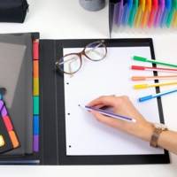 Conférencier Trieur à élastiques RAINBOW CLASS en PP 7/10e. + Porte-bloc + Pochette noir