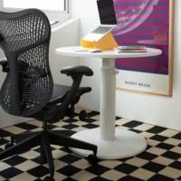 Fauteuil Mirra 2 dossier triflex graphite Herman MILLER avec accoudoirs multi-positions