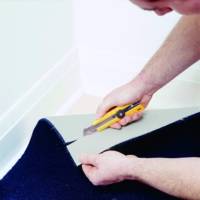 Cutter multi-usage L1 corps ABS 100% recyclé, lame 18mm, blocage par molette