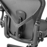Fauteuil Aeron graphite Herman MILLER avec accoudoirs multi-positions