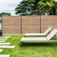 Ecran LINEA PRO en pin - L.1,80 x h.1,80 m ép.64 mm - marron - Gedimat