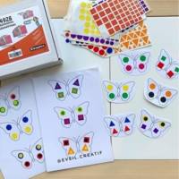 Coffret de 48 Planches (4928 Gommettes) Geometriques Assorties