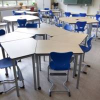 Chaise Repose-pieds réglable EWF3 | Coque Polypropylène | Mobilier Scolaire et de Bureau