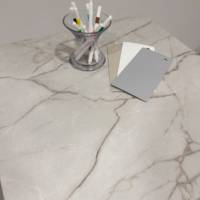 Table pied noir 70x70cm marbre yule - intérieur - RestooTab